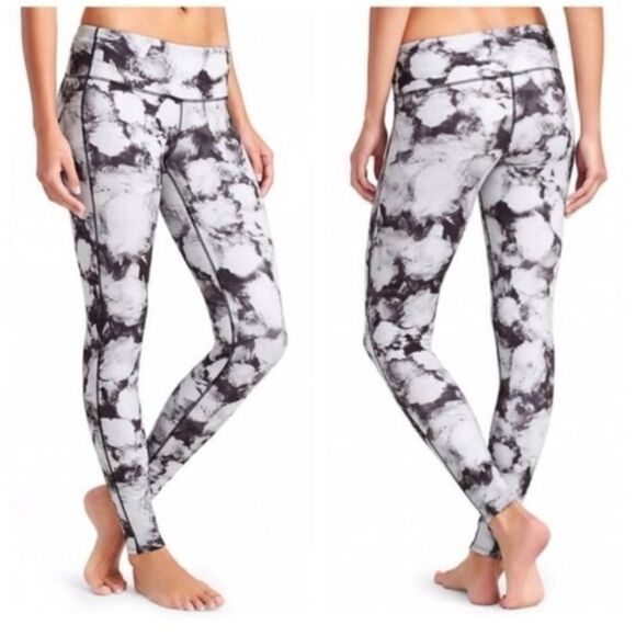 Athleta Black & White Floral Rose Print High-Waisted Leggings Tights | Size: XS - Picture 1 of 10